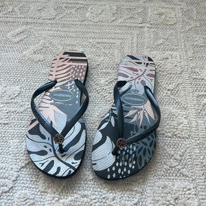 Havaianas Flip Flop Sandals - Size 6